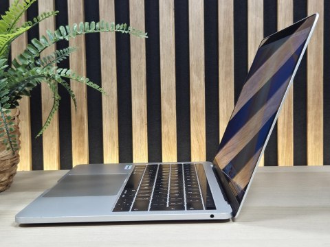 APPLE MacBook Pro A2159 Intel Core i5-8257U 8GB 512SSD MacOS Retina IPS Silver - Klasa A- - Gwarancja 24M