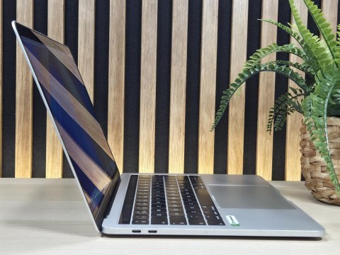 APPLE MacBook Pro A2159 Intel Core i5-8257U 8GB 512SSD MacOS Retina IPS Silver - Klasa A- - Gwarancja 24M