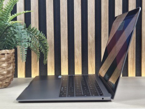 Apple MacBook Air 13 A1932 Intel Core i5-8210Y 8GB 512SSD Retina IPS - Klasa A- - Gwarancja 24M