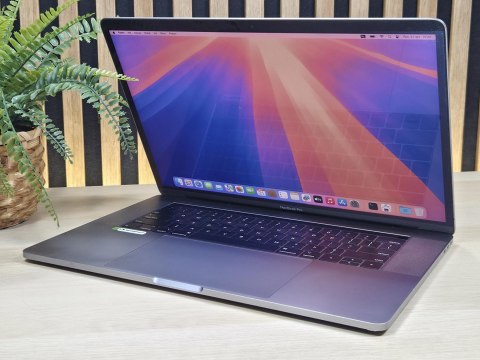 Apple MacBook Pro 15 A1990 Intel Core i7-9750H Radeon Pro 555X 32GB 1TB SSD Retina IPS Space Grey - Klasa A- - Gwarancja 24M