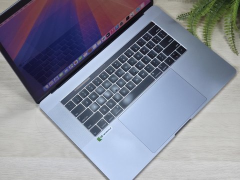Apple MacBook Pro 15 A1990 Intel Core i7-9750H Radeon Pro 555X 32GB 1TB SSD Retina IPS Space Grey - Klasa A- - Gwarancja 24M