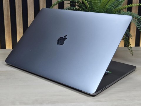 Apple MacBook Pro 15 A1990 Intel Core i7-9750H Radeon Pro 555X 32GB 1TB SSD Retina IPS Space Grey - Klasa A- - Gwarancja 24M