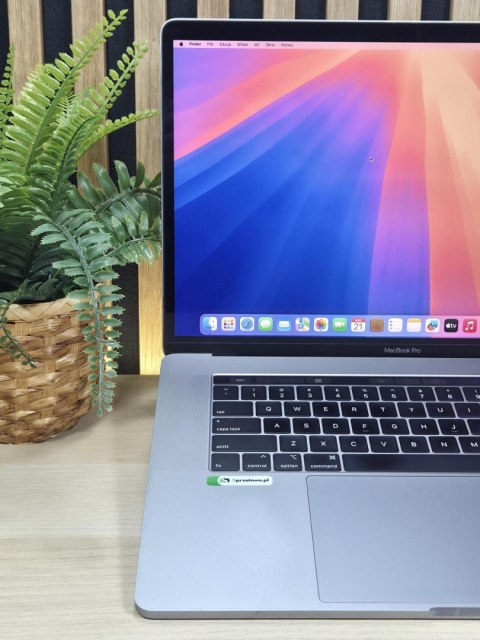 Apple MacBook Pro 15 A1990 Intel Core i7-9750H Radeon Pro 555X 32GB 1TB SSD Retina IPS Space Grey - Klasa A- - Gwarancja 24M
