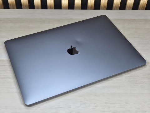 Apple MacBook Pro 15 A1990 Intel Core i9-9980HK Radeon Pro 32GB 1TB SSD Retina IPS Space Grey - Klasa A- - Gwarancja 24M
