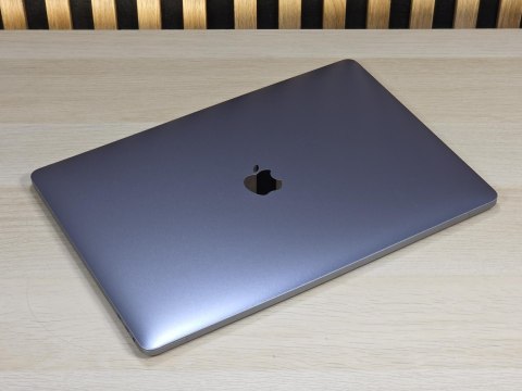 Apple MacBook Pro 15 A1990 i9-8950HK Radeon Pro 560X 32GB 1TB SSD Space Grey - Klasa A- - Gwarancja 24M