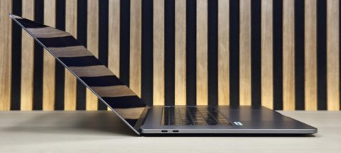 Apple MacBook Pro 15 A1990 i9-8950HK Radeon Pro 560X 32GB 1TB SSD Space Grey - Klasa A- - Gwarancja 24M