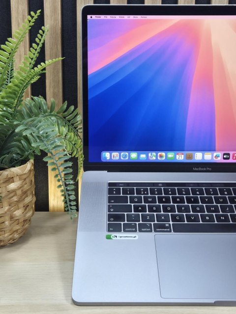 Apple MacBook Pro 15 A1990 i9-8950HK Radeon Pro 560X 32GB 1TB SSD Space Grey - Klasa A- - Gwarancja 24M
