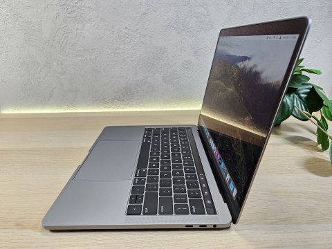 Apple MacBook Pro A2159 Intel Core i5-8257U 16GB 128SSD Retina IPS Space Gray - Klasa A- - Gwarancja 24M