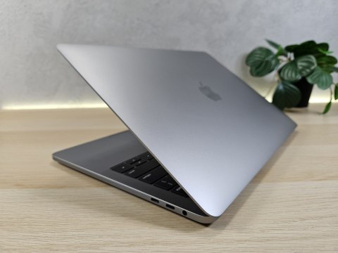 Apple MacBook Pro A2159 Intel Core i5-8257U 16GB 128SSD Retina IPS Space Gray - Klasa A- - Gwarancja 24M