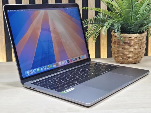 Apple MacBook Pro A2159 Intel Core i5-8257U 8GB 256SSD Retina IPS Space Gray - Klasa A- - Gwarancja 24M