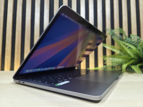 Apple MacBook Pro A2159 Intel Core i5-8257U 8GB 256SSD Retina IPS Space Gray - Klasa A- - Gwarancja 24M