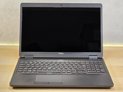 Laptop Dell Latitude E5570 i5-6200U 8GB 256SSD W11 Nowa Bateria - Klasa A- - Gwarancja 24M