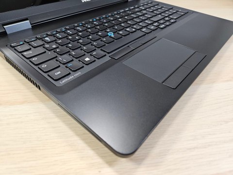 Laptop Dell Latitude E5570 i5-6200U 8GB 256SSD W11 Nowa Bateria - Klasa A- - Gwarancja 24M