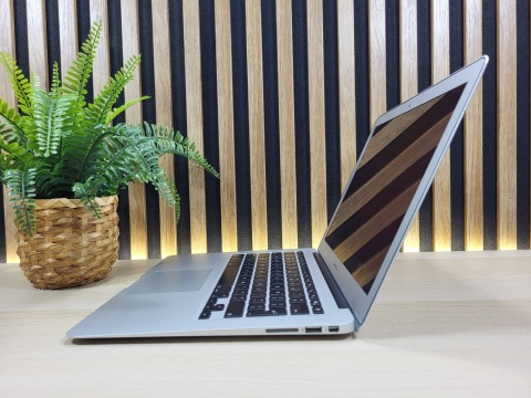 MacBook Air 13 A1466