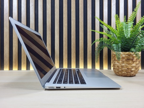MacBook Air 13 A1466