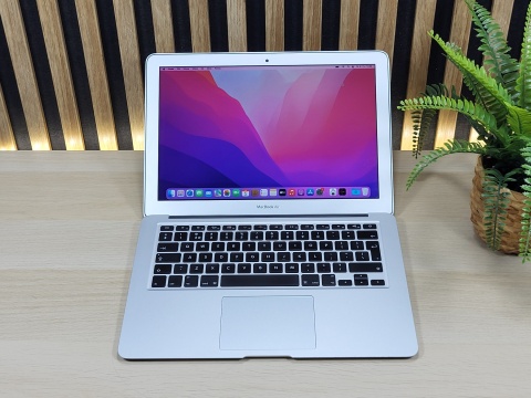 MacBook Air 13 A1466