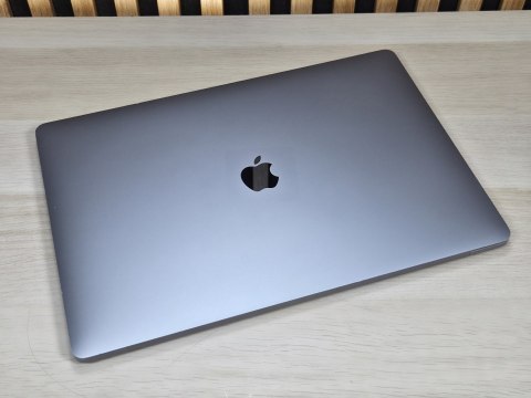 Apple MacBook Pro 16 A2141 Intel Core i9-9980HK Radeon 32GB 1TB SSD Retina IPS Space Gray - Klasa A- - Gwarancja 24M