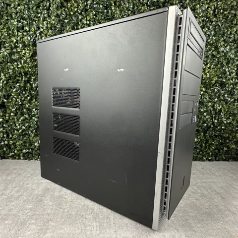 Komputer ASUS P9D-X SERIES TOWER E3 1240 V3 GT740 16GB DDR3 240GB SSD - Klasa A- - Gwarancja 24M