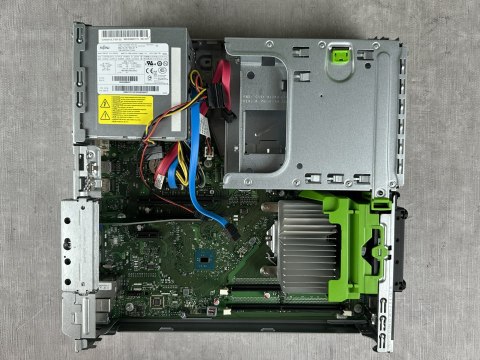 Komputer Fujitsu ESPRIMO D556 SFF I5 6400 16GB DDR4 240GB SSD W10P - Klasa A - Gwarancja 24M
