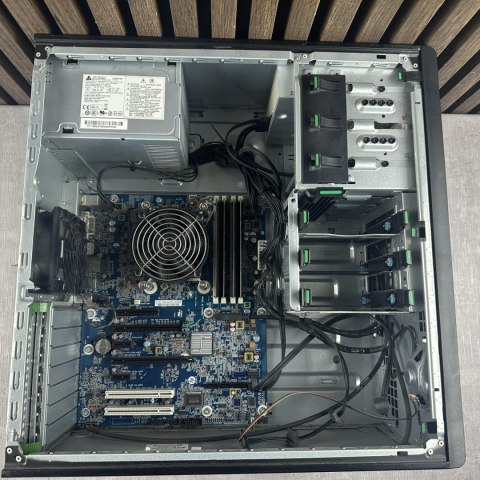 Komputer HP Z220 Xeon E3 1225 V2 16GB 240 SSD+500GB HDD Brak systemu - Klasa A- - Gwarancja 24M