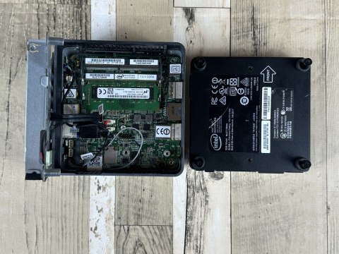 Mini Komputer NUC7I7BNH Intel i7-7567U 16/256GB WIFI bez systemu - Klasa A- - Gwarancja 24M