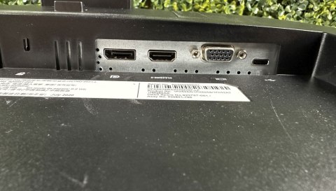 Monitor HP E273Q 2560x1440 IPS 27" 60Hz + Uchwyt!! - Klasa A- - Gwarancja 24M