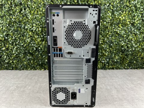 Komputer HP Z2 G5 i7 10700 32GB DDR4 256GB NVMe Win11P - Uszk. Front! - Klasa A- - Gwarancja 24M