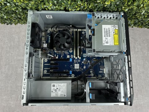 Komputer HP Z2 G5 i7 10700 32GB DDR4 256GB NVMe Win11P - Uszk. Front! - Klasa A- - Gwarancja 24M