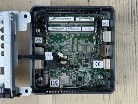 Komputer Intel NUC7I3BNH i3-7100U 16GB/240GB SSD bez systemu - Klasa A- - Gwarancja 24M